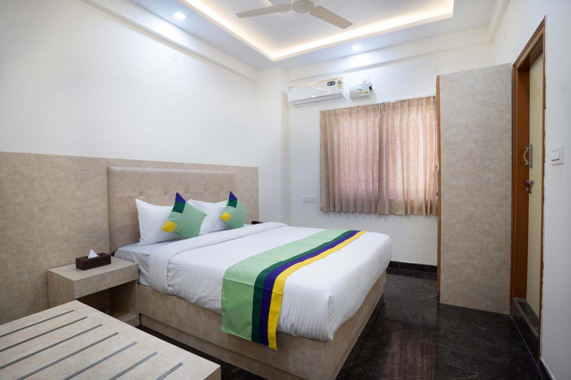 Treebo Galaxy Kings Suites, Hebbal Bangalore Bagian luar foto