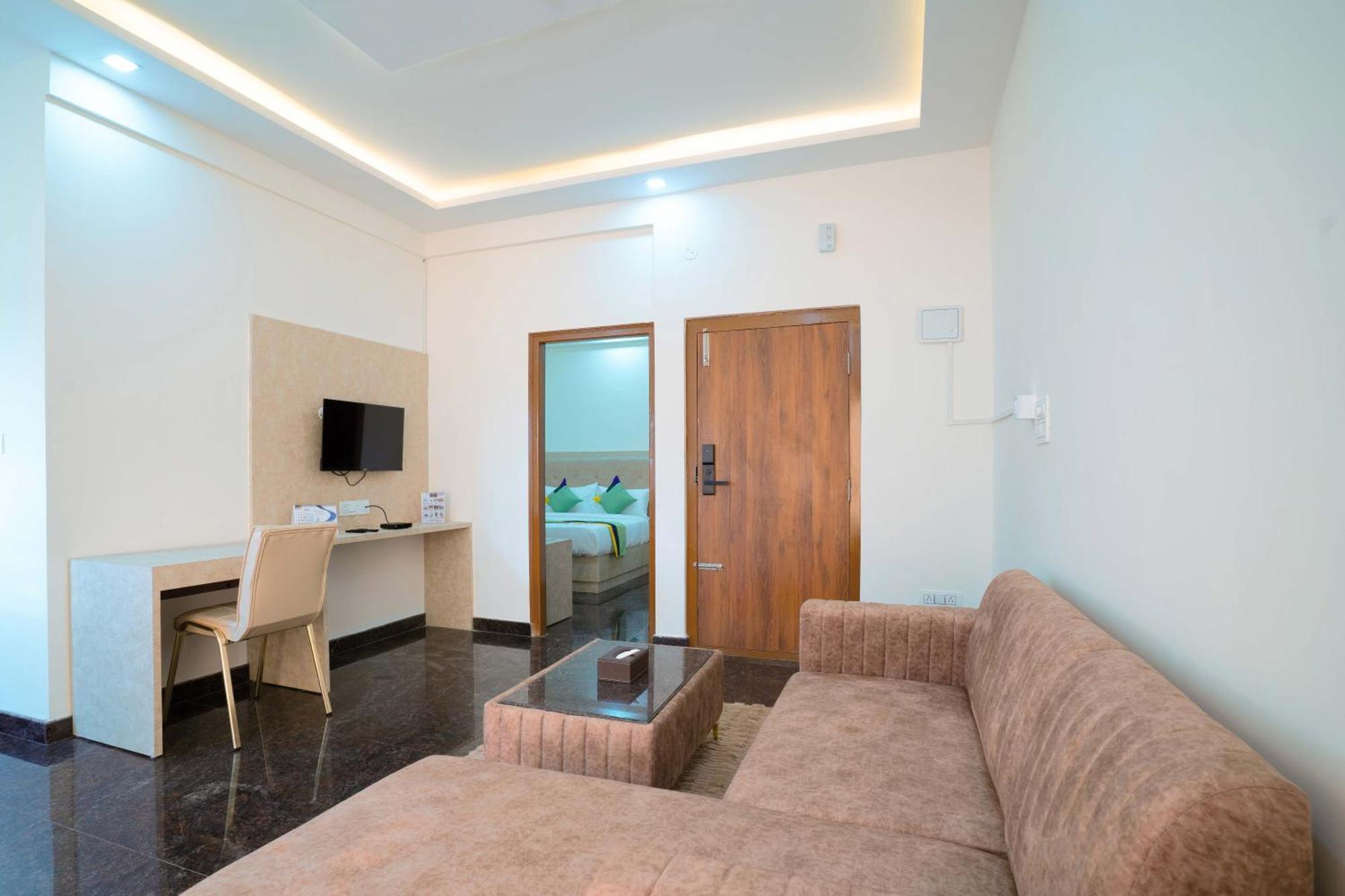 Treebo Galaxy Kings Suites, Hebbal Bangalore Bagian luar foto